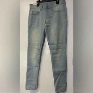 NEW! SO Women’s Skinny Jeans in Light Blue Wash